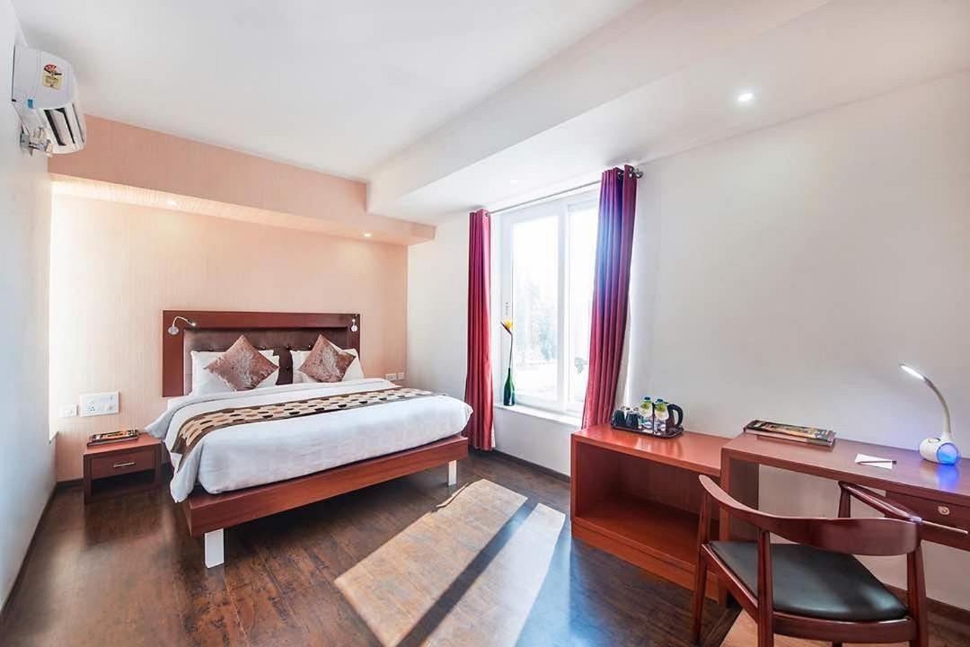 Avi Fortune Suites - Near Bangalore International Airport Экстерьер фото